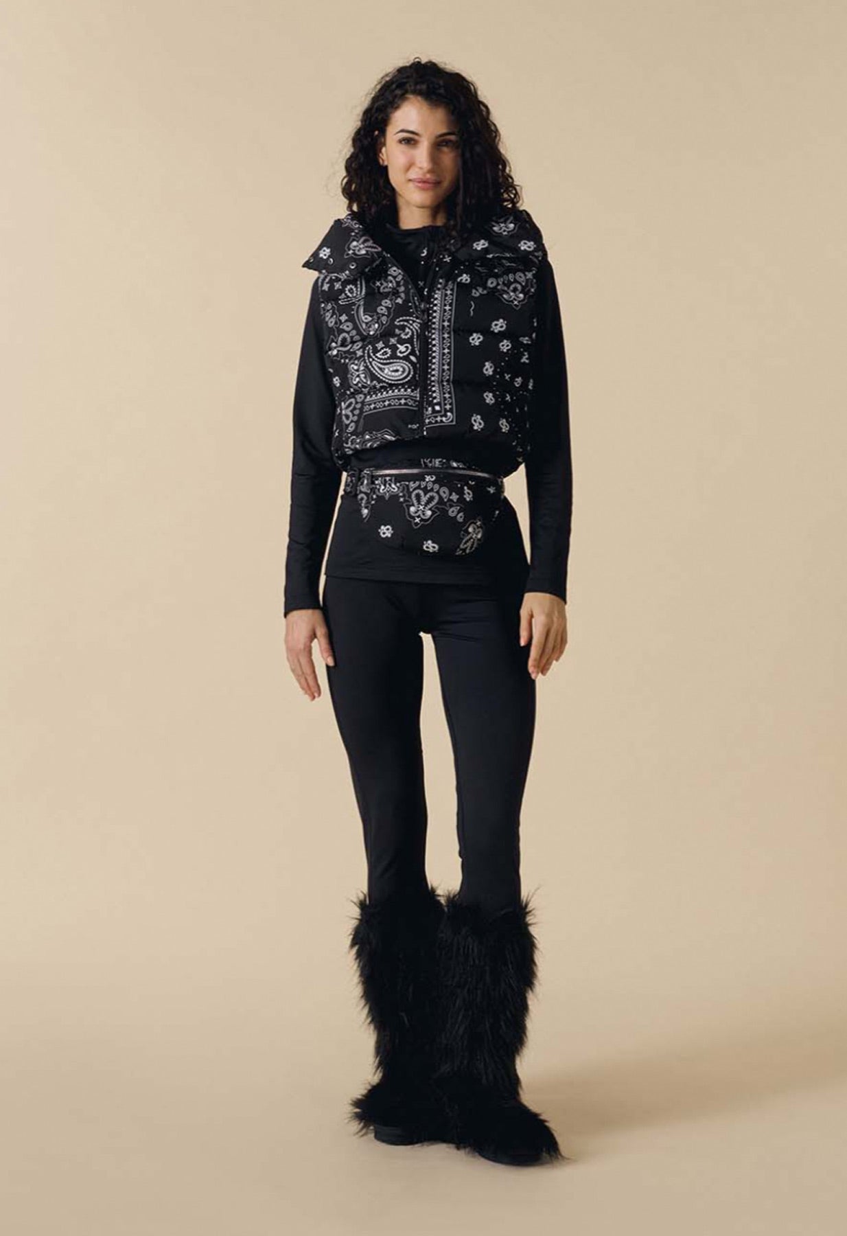 Poivre Blanc Cindy Gilet in Black Paisley