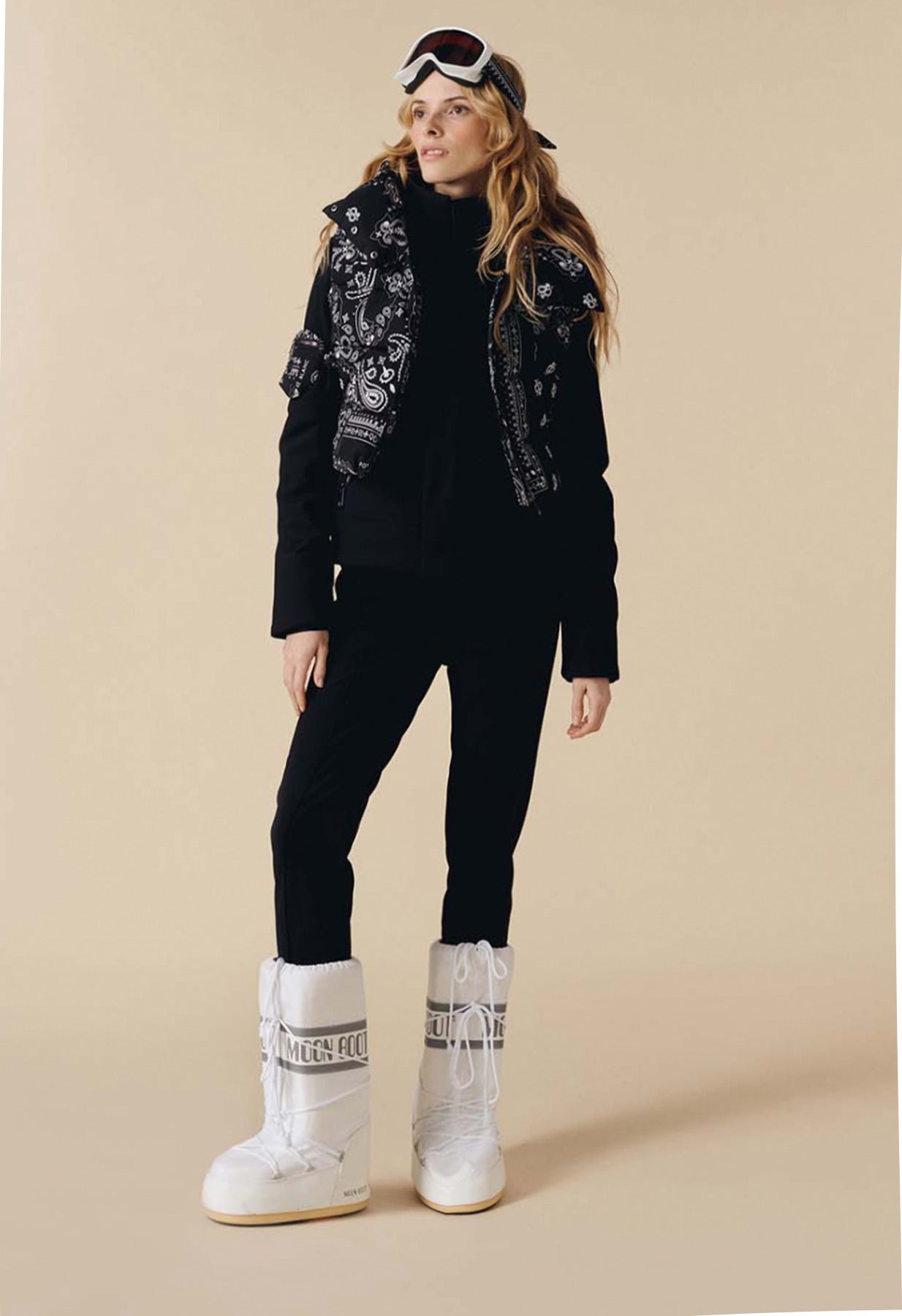 Poivre Blanc Cindy Gilet in Black Paisley